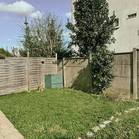 Apartment Duplex Avec Jardin - Proche Paris - Disneyland - Rer - *